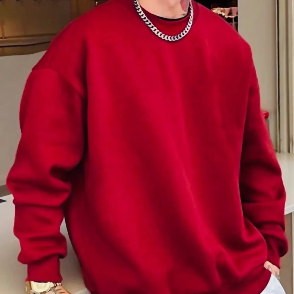 H&M loose fit red mens sweatshirt Hm tröja röd herr street basic plagg i storlek S, passar även M då den är något oversize. Tröjor & Koftor.