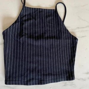Crop top/ linne från Zara - Crop top linne, stretchig bomull