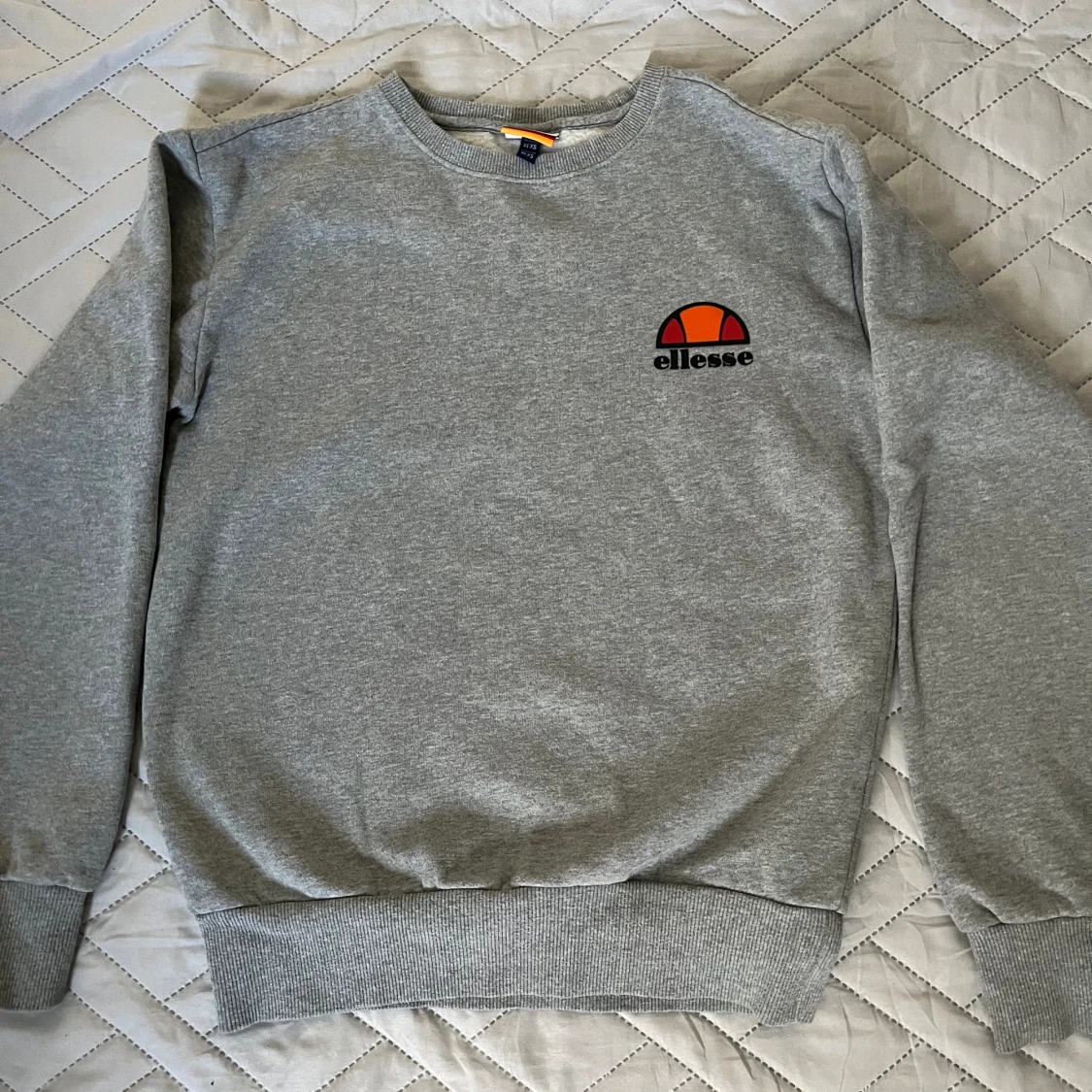 Grå Ellessetröja - 90