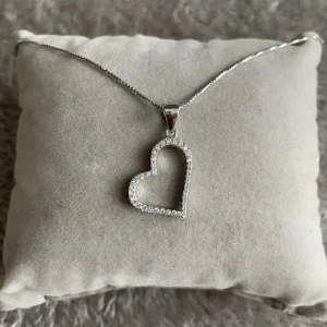 Halsband  - Helt nytt och oanvänt halsband i 925 sterling silver☁️Frakt tillkommer📦