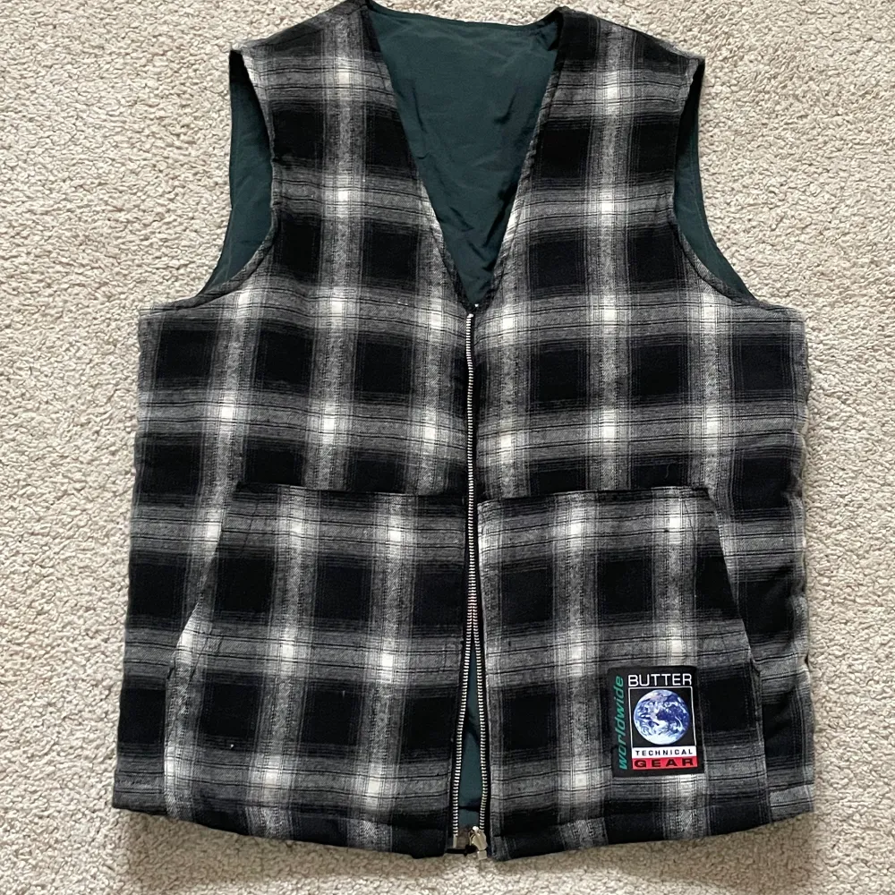 Reversable Butter vest. Size M.  Open for offers :) . Jackor.