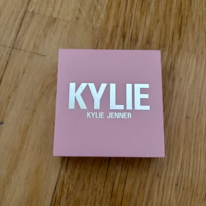 Kylie jenner blush powder  - Fint sick oanvänt 