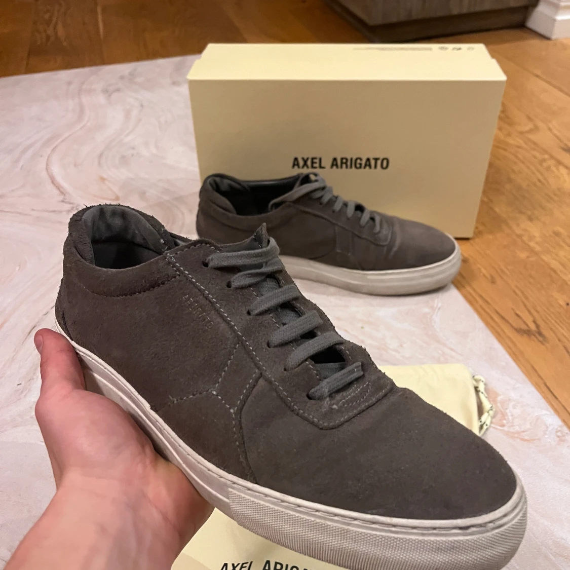 Axel Arigato Mocka Grå