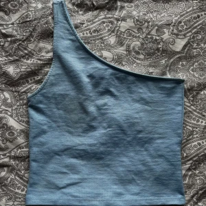 Blå topp - Blå topp med bra skick