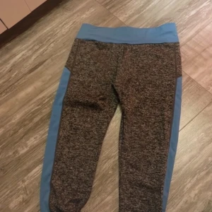 Träningsbyxor  - Träningsbyxor i storlek S