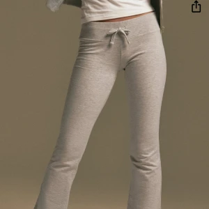 Cozy Chill Pants-Nelly  - Jätte snygga ”mjukisar” i storlek S. Aldrig använda helt nya med prislapp kvar. Se bild 1 för hur de ser ut på hemsidan. Ord pris 349kr.