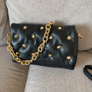 Handväska  - Enkel snygg väska som passar till allt 