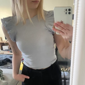 Fin topp🩵 - Volang topp från Kappahl 