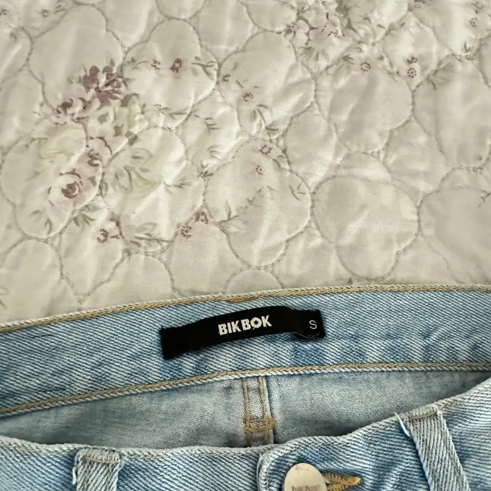 Bikbok  Strl S Highwaist. Jeans & Byxor.