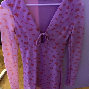 Klänning - klänning från nakd, säljer för 180, skriv för mer bilder, storlek 34 men passar som 36 också