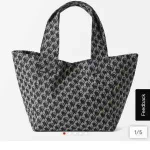 Finns det någon som säljer denna väska:)?
