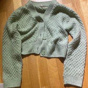 kofta från hm - sage grön kofta