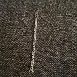 Kejsarlänk  - Hej säljer min silver kejsarlänk det är 16/17 cm långt har förlängt det själv (byten funkar) kan diskutera priset