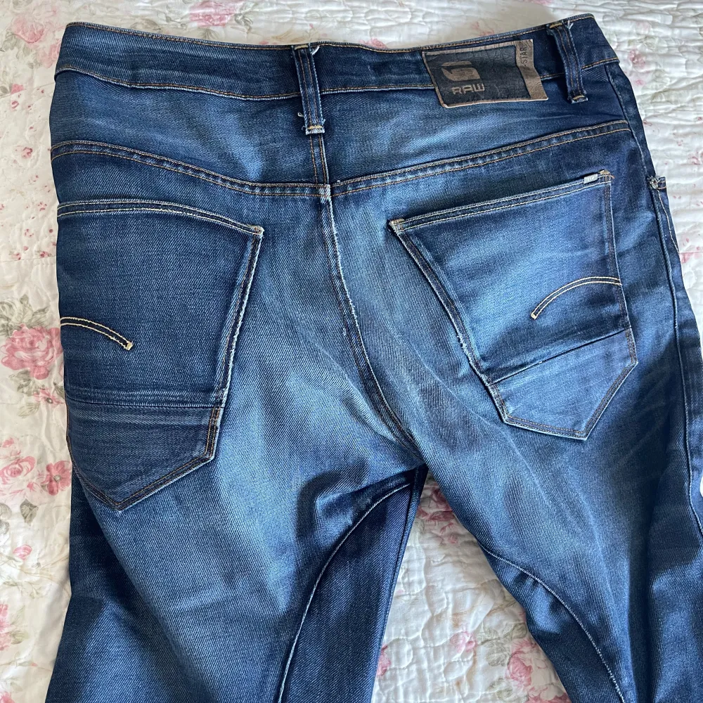 Star jeans helt nya inget fel med dem.. Jeans & Byxor.