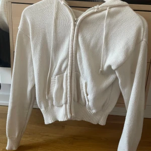 Stickad hoodie  - Stickad hoodie från brandy Melville i bra skick❤️