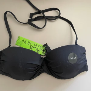 Bikini Bh 75c push  up - Ny med prislappen kvar 