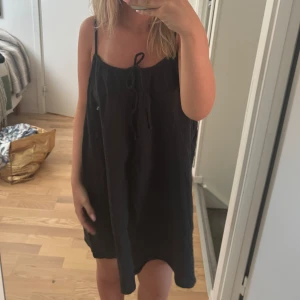 Strand klänning - Säljer denna super söta strandklänningen då den inte kommer till användning!❤️