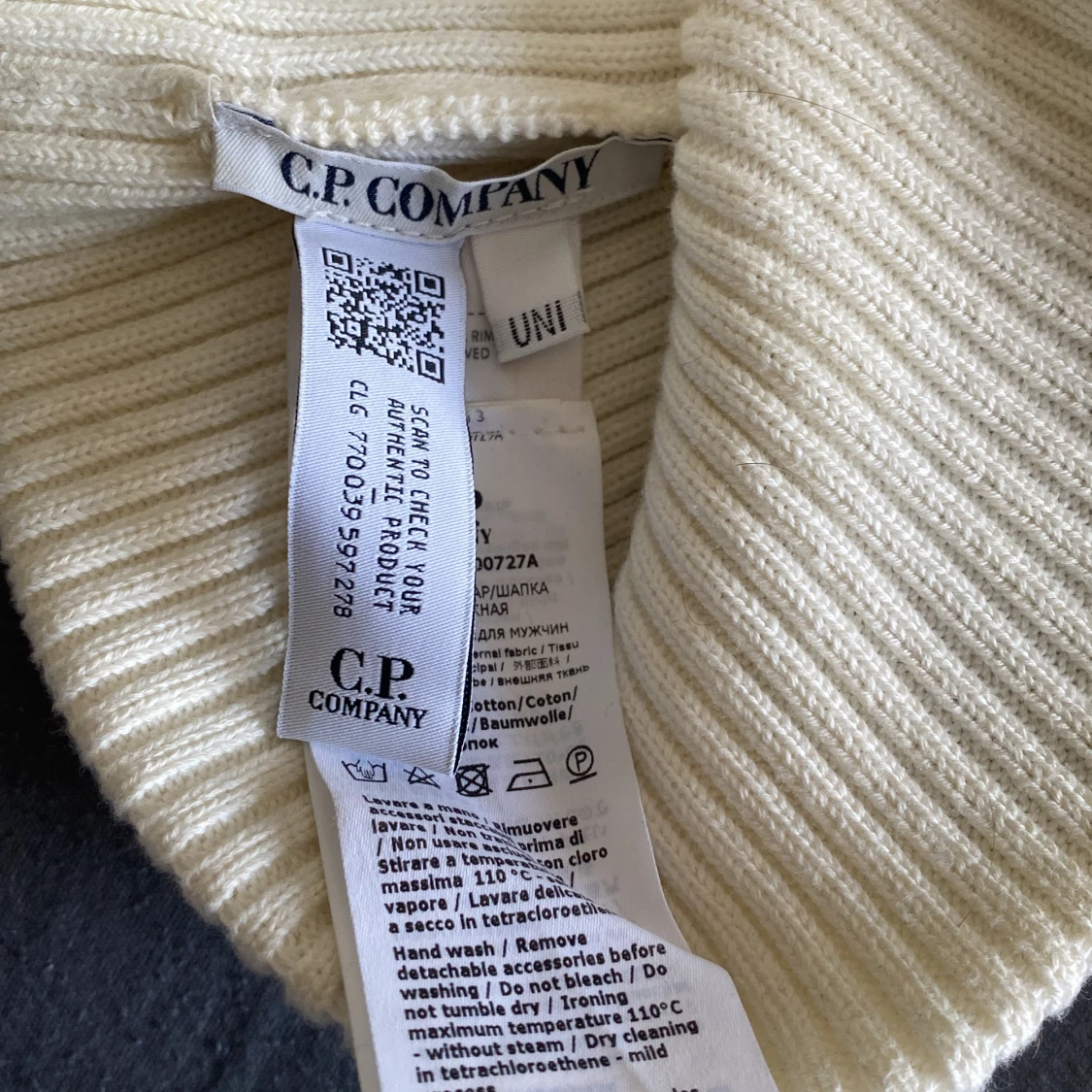 C.P. COMPANY Mössa - 90