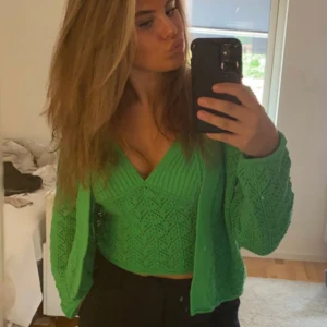 Sommar kofta och linne - Grönt sommar linne och en kofta till att ha över , säljer båda ihop för 300 