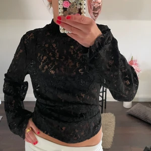 Spetstopp - Ascool trendig spetstopp i storlek L men passar M eller S lite oversized, toppskick med lappen kvar❤️