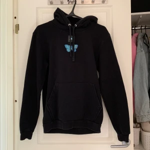 Hoodie  - Hoddie med tryck storlek S 