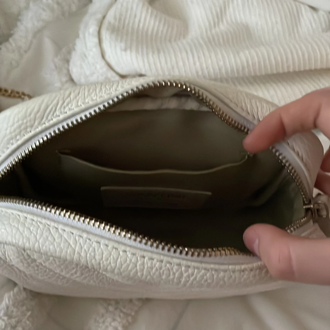 Vit väska  - 93