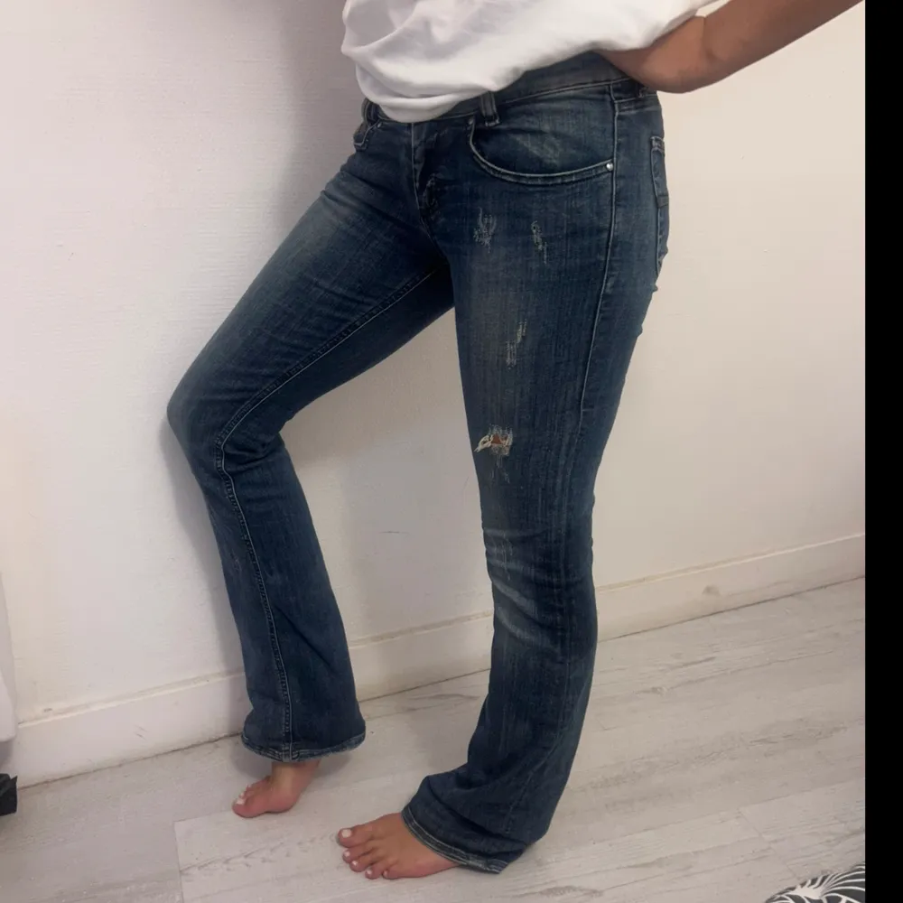 Lågmidjade bootcut jeans super snygga. Jeans & Byxor.