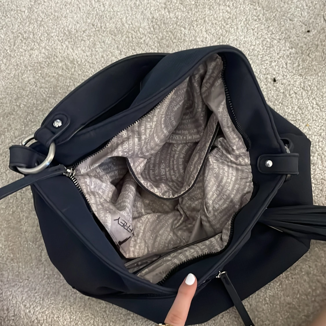 Mörkblå väska - 92