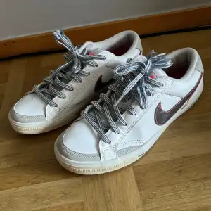 Nike skor i bra skick, storlek 38,5