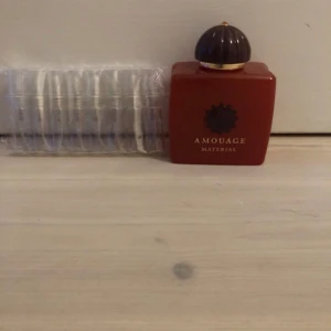 Splitt på amouage material🍦🍮 - Splittar 3ml på min amouage material! Pris 115kr + frakt