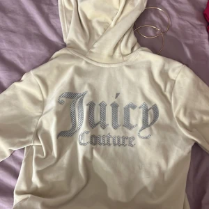 Juicy couture sip-up - Juicy couture sip-up som nästan aldrig användes, pris kan diskuteras 