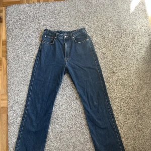 Weekday Jeans - Weekday jeans  Topp skick storlek 32/34
