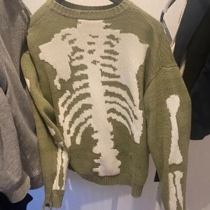 Skelet sweatshirt Green y2k style  - Storlek : M 