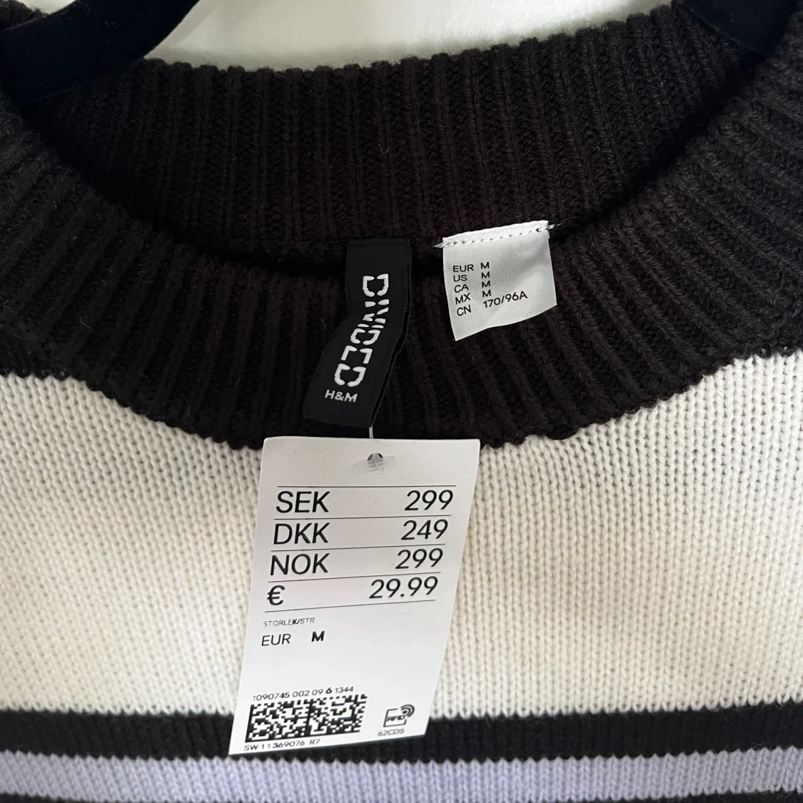 Stickad klänning från H&M - 91