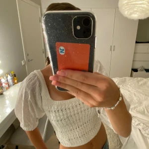 zara topp - säljer en virkad/stickad topp från Zara i storlek S🤍 säljs pga kommer inte till användning. (köparen står för frakt)