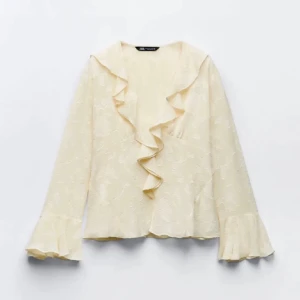 Blus från Zara - Jättebra skick och knappt använd. Inga defekter eller tecken på användning. Skriv vid andra frågor!💓