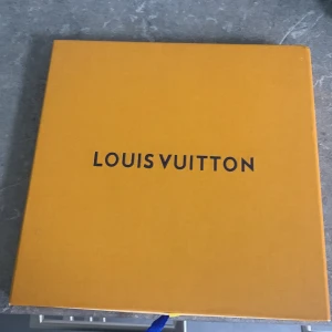 Äkta lv mössa till salu 1500kr pris kan diskuteras  - Bra skick använd 1 gång 