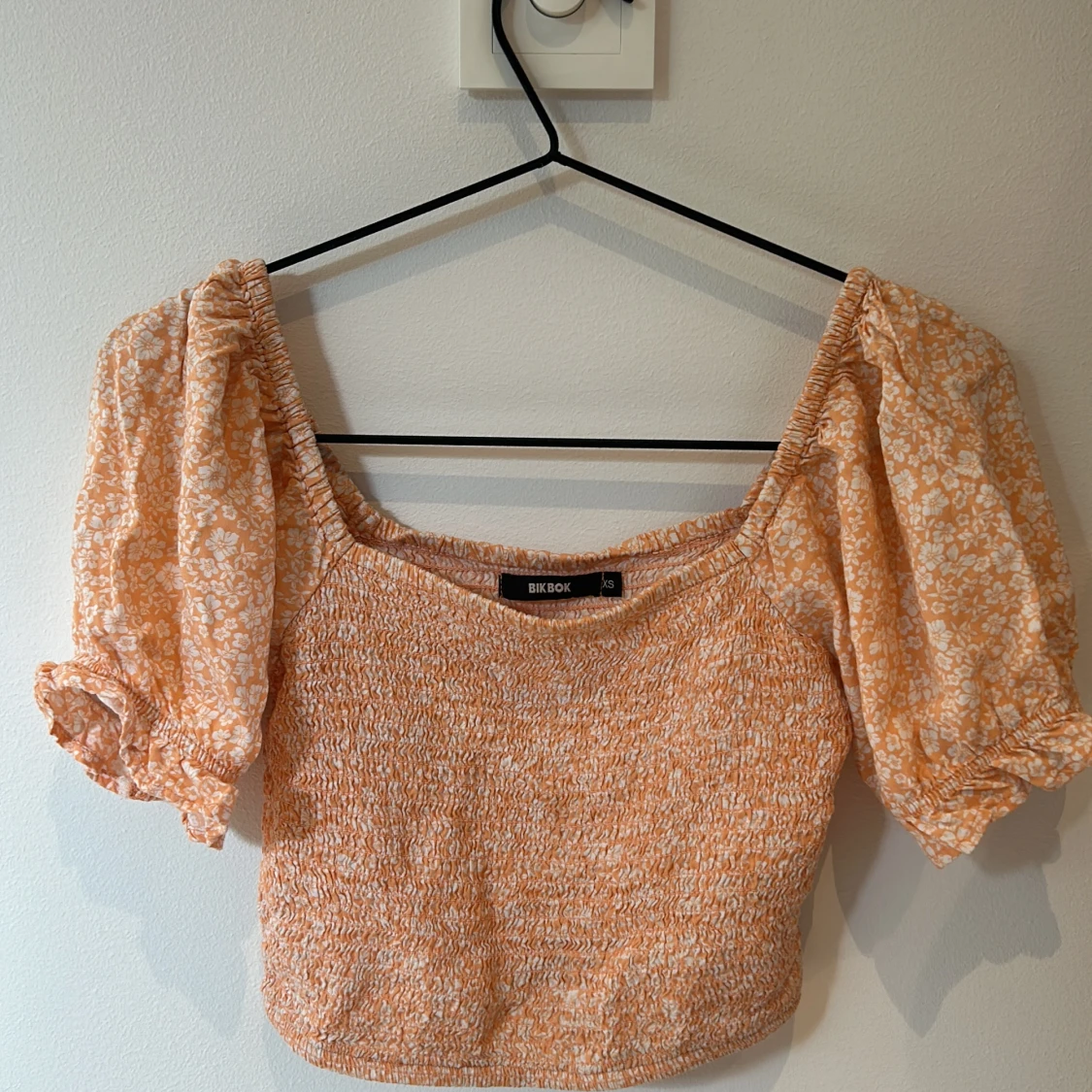 Blommig topp från Bik Bok