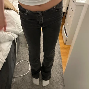 Low Waist jeans  - Aldrig använda jeans ifrån hm som inte går att köpa längre ! 🩷är 160 cm 