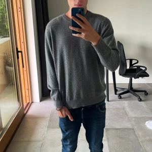 100% Kashmir tröja  - Knappt använd kashmir tröja från zara origins! 100% Kashmir! Ny pris 1200