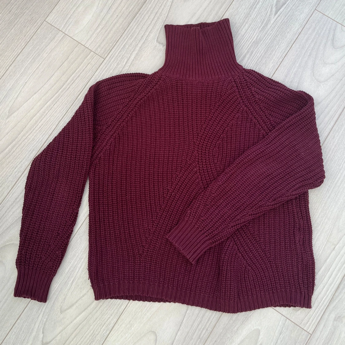 Pieces stickad yröja