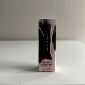 Match Stix Fenty - Säljer ett oöppnat Match Stix från Fenty. 