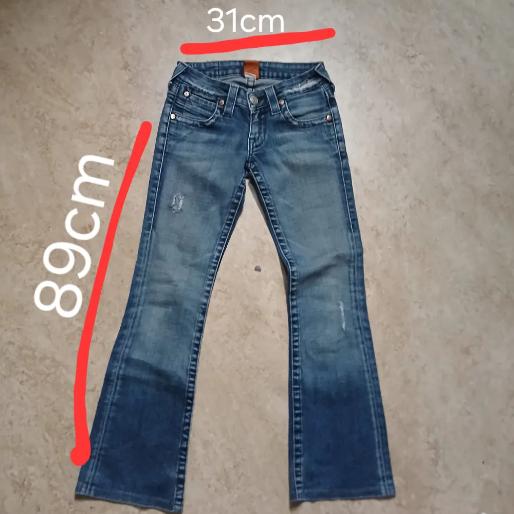 Smala bootcut trueys, är halvt sällsynta då den modellen släpptes exklusivt. Jeans & Byxor.