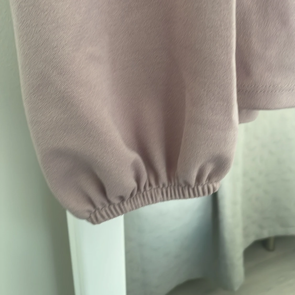 Rosa blus med axlar - 90