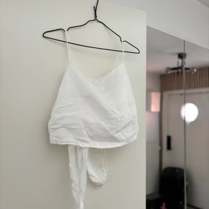 Linne top med knyt bak - Oanvänd 