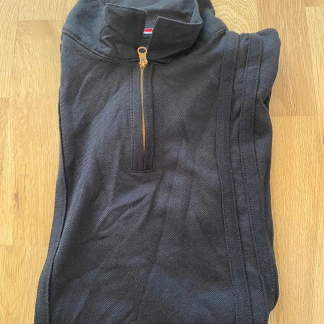 Svart kortärmad tröja från Le Breve - 92