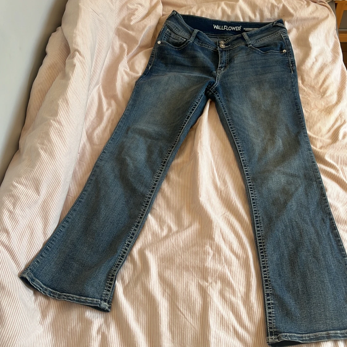 bootcut jeans med snygga fickor - 91