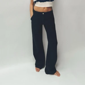 Byxor  - Så snygga baggy byxor som tyvärr var för stora för mig!