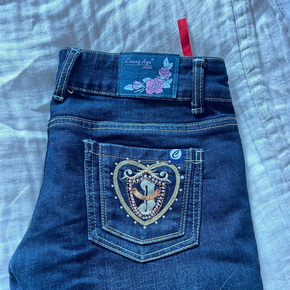 Står ingen storlek men passar mig som har 36 i jeans och är 164 cm❤️. Jeans & Byxor.