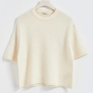 Stickad tröja  - Säljer denna superfina populära stickade tröjan från Ginatricot ❤️‍🔥